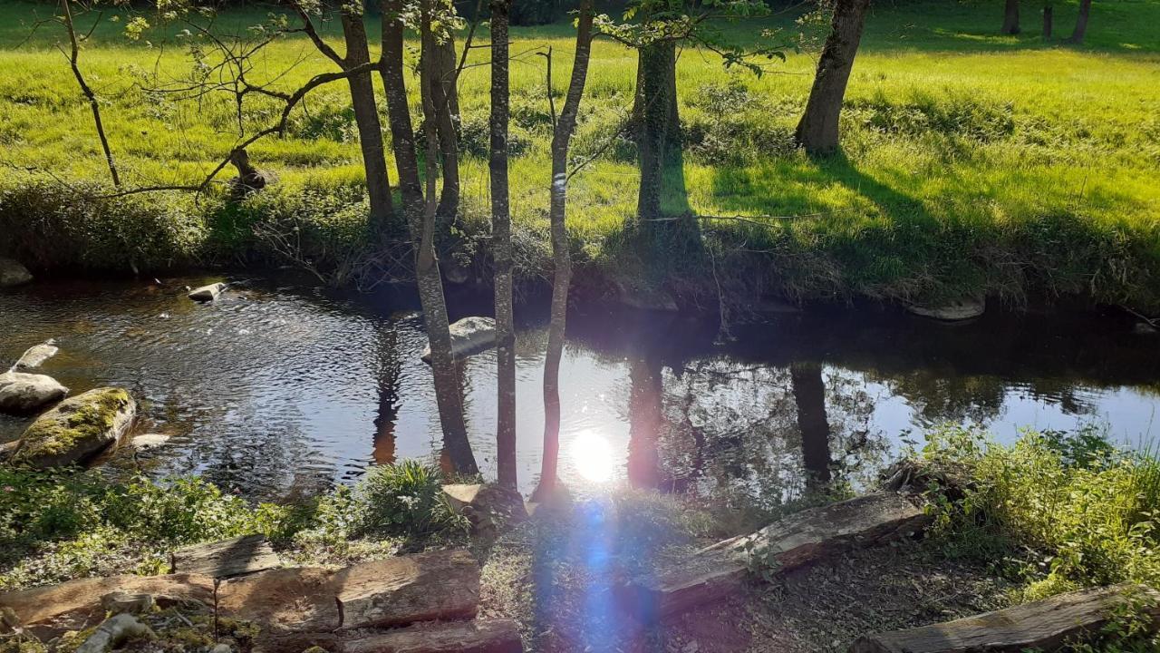 Magnifique Moulin Au Bord D'une Riviere, Calme Absolu, Piano * Doyet